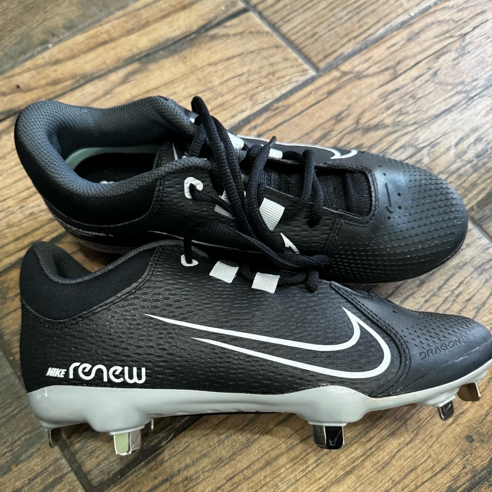 Nike Black and White Hyperdiamond‎ 4 Renew Softball Cleats